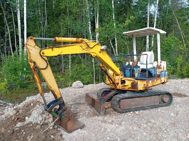 Komatsu PC10-6 kaivinkone