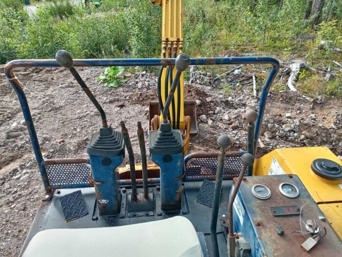 Komatsu PC10-6 kaivinkone - Image 14