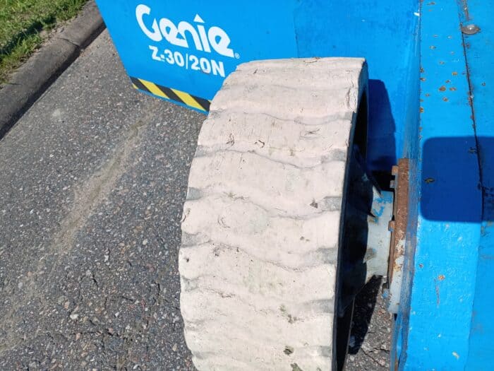 Genie Z30N akkukäyttöinen kuukulkija - Image 15