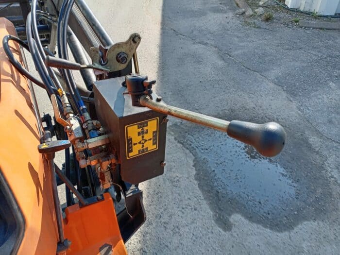 Kubota L2002DT 4WD traktori, Etukuormaajalla. - Image 18