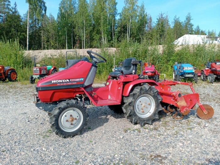 Honda Might 13 4WD traktori, maamuokkaimella - Image 2