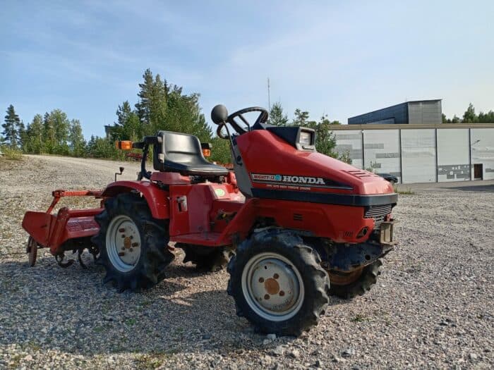 Honda Might 13 4WD traktori, maamuokkaimella - Image 6