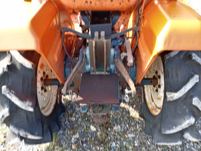 Kubota B1400DT 4WD pikkutraktori, etukuormaajalla. - Image 10