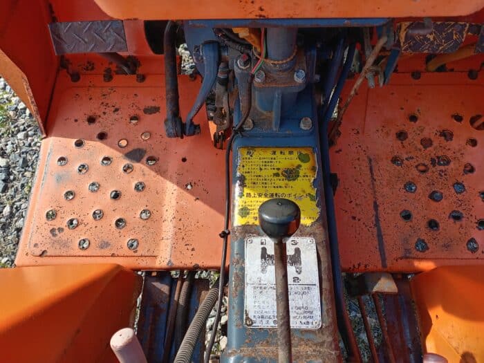 Kubota B1400DT 4WD pikkutraktori, etukuormaajalla. - Image 13