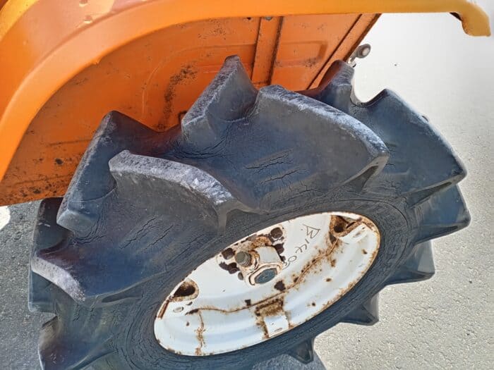 Kubota B1400DT 4WD pikkutraktori, etukuormaajalla. - Image 20
