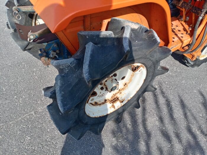 Kubota B1400DT 4WD pikkutraktori, etukuormaajalla. - Image 21