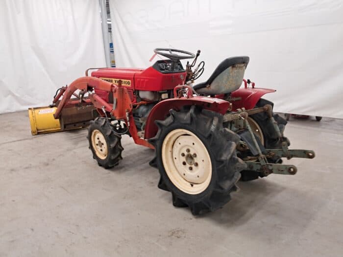 Yanmar YM1510 4WD traktori, etukuormaajalla - Image 9