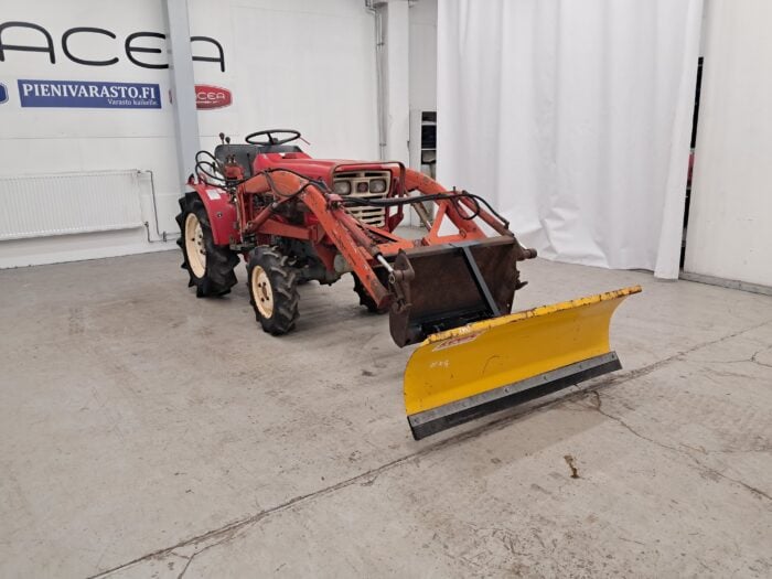 Yanmar YM1510 4WD traktori, etukuormaajalla - Image 6