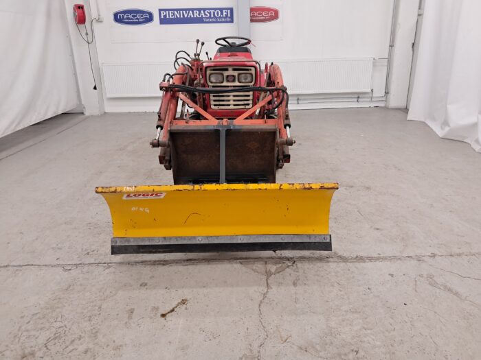 Yanmar YM1510 4WD traktori, etukuormaajalla - Image 5