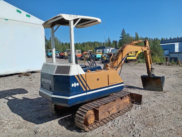 Komatsu PC10-5 kaivinkone - Image 10