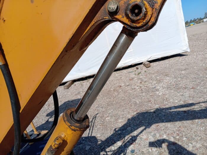 Komatsu PC10-5 kaivinkone - Image 24