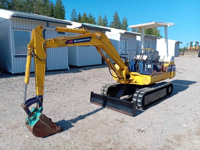 Komatsu PC15-2 Kaivinkone