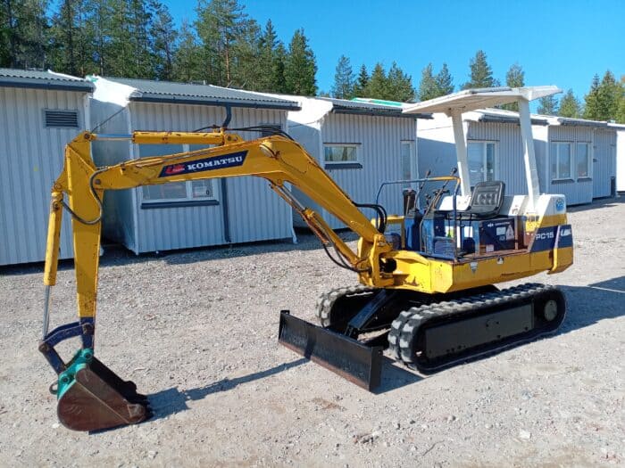 Komatsu PC15-2 Kaivinkone - Image 2