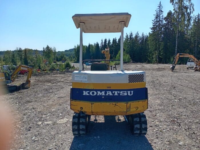 Komatsu PC15-2 Kaivinkone - Image 4
