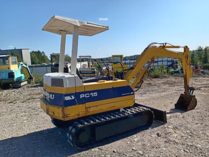 Komatsu PC15-2 Kaivinkone - Image 5
