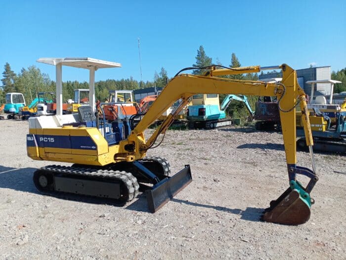 Komatsu PC15-2 Kaivinkone - Image 6