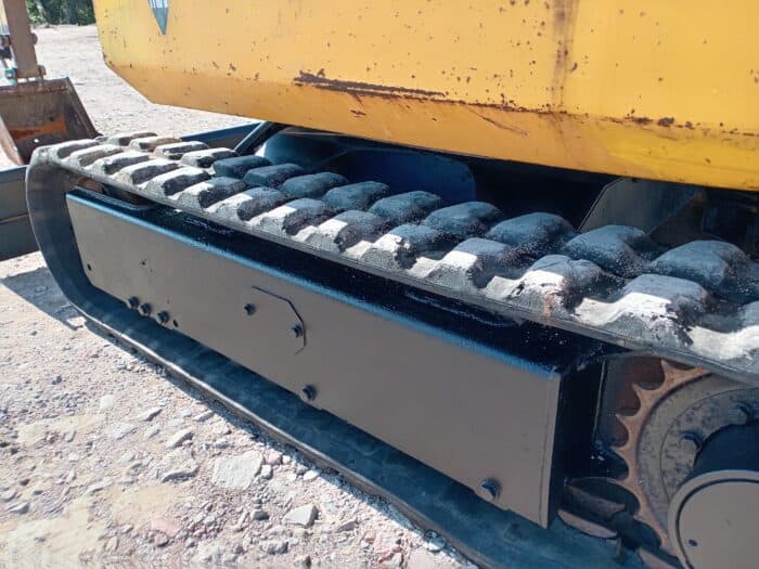 Komatsu PC15-2 Kaivinkone - Image 11