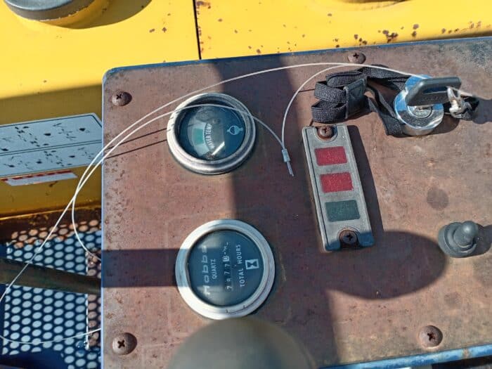 Komatsu PC15-2 Kaivinkone - Image 16