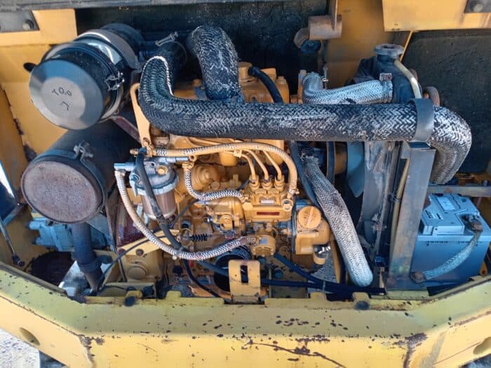 Komatsu PC15-2 Kaivinkone - Image 18