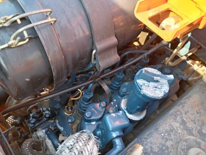 Kubota B1-17 4WD traktori, Etukuormaajalla - Image 16
