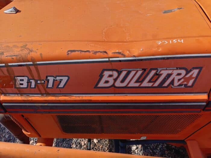 Kubota B1-17 4WD traktori, Etukuormaajalla - Image 17