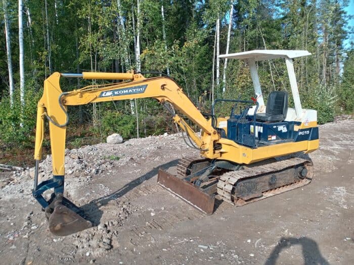 Komatsu PC15-2 Minikaivinkone - Image 2
