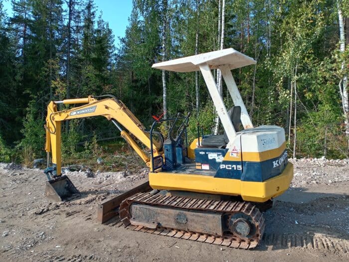 Komatsu PC15-2 Minikaivinkone - Image 3
