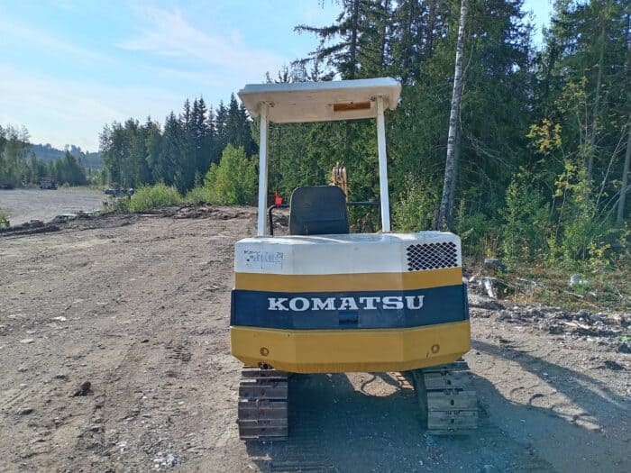 Komatsu PC15-2 Minikaivinkone - Image 5