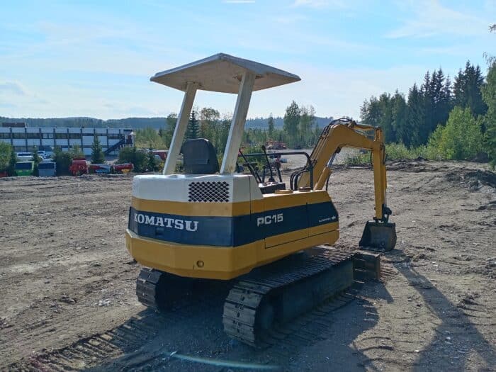 Komatsu PC15-2 Minikaivinkone - Image 6