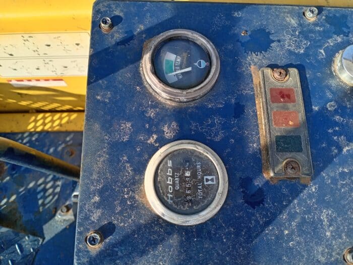 Komatsu PC15-2 Minikaivinkone - Image 17