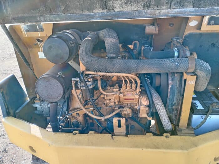 Komatsu PC15-2 Minikaivinkone - Image 20