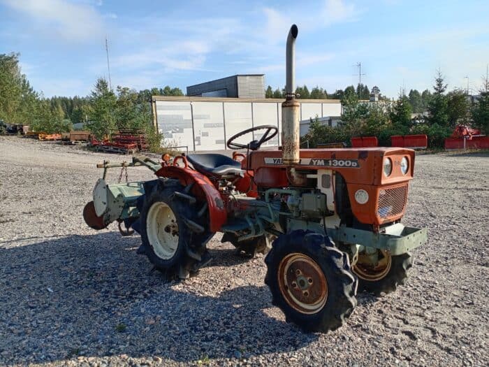 Yanmar Ym1300 4WD Minitraktori, maanmuokkaimella - Image 4