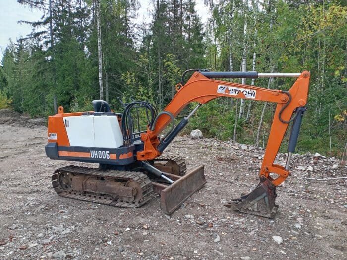 Hitachi UH005 minikaivinkone - Image 3