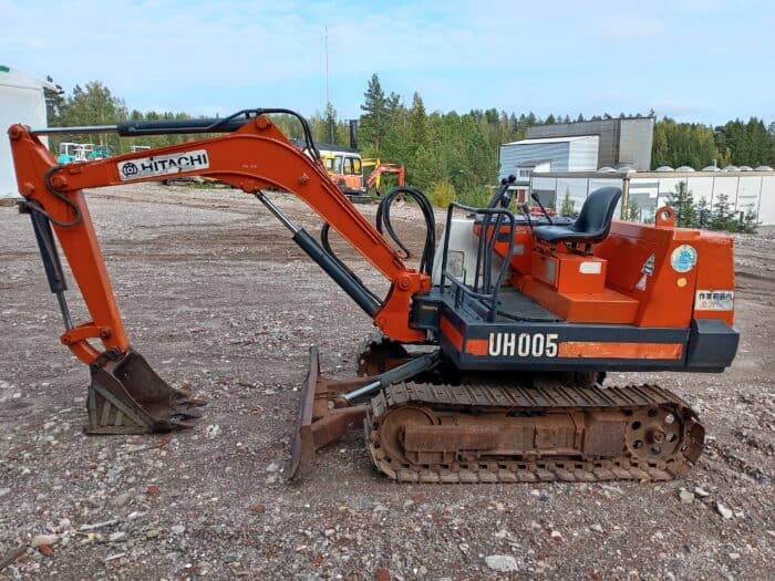 Hitachi UH005 minikaivinkone - Image 7