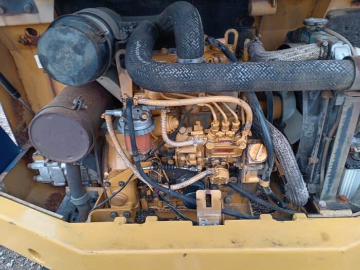 Komatsu PC15-2 Kaivinkone - Image 9