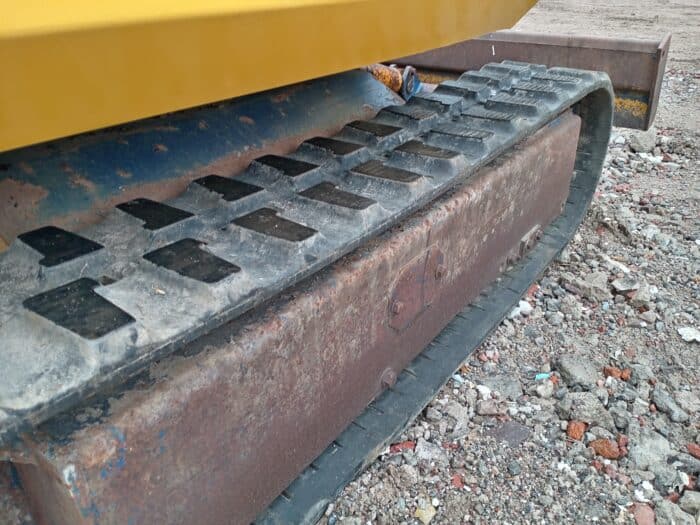 Komatsu PC15-2 Kaivinkone - Image 10