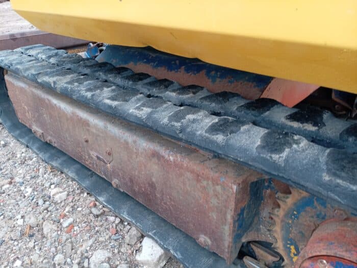 Komatsu PC15-2 Kaivinkone - Image 13