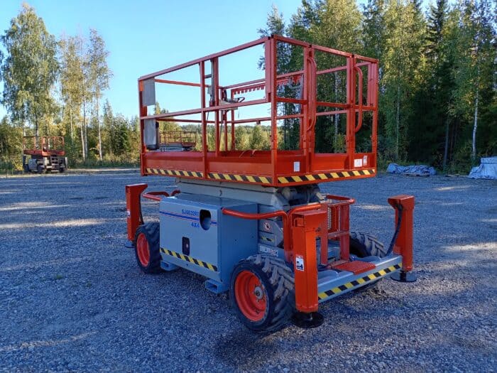 Skyjack SJ6832RT 4WD Diesel käyttöinen Saksilavanostin, Katsastettu - Image 3