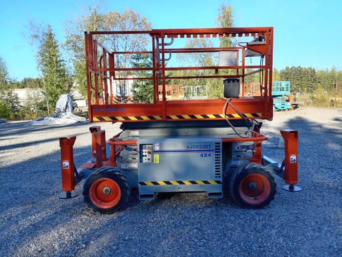Skyjack SJ6832RT 4WD Diesel käyttöinen Saksilavanostin, Katsastettu - Image 6