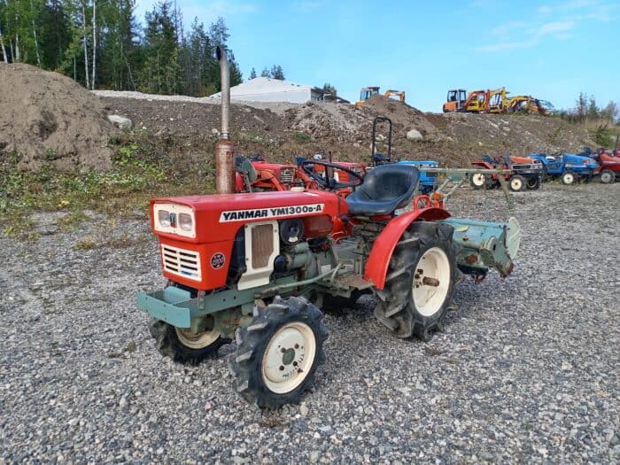 Yanmar YM1300 4WD Minitraktori, Maanmuokkaimella - Image 3