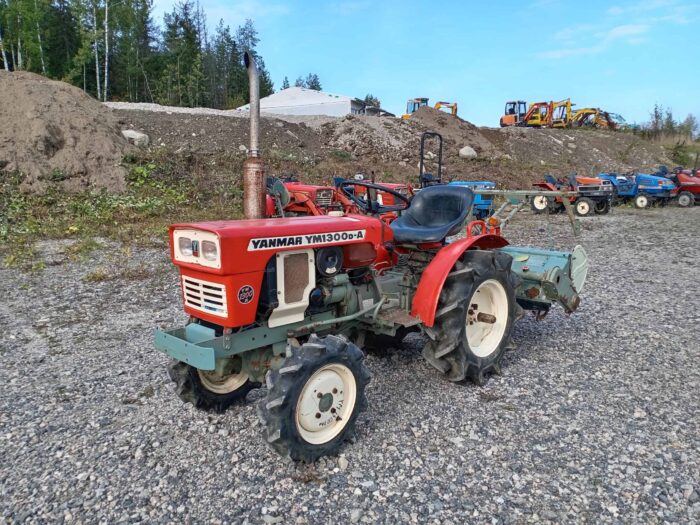 Yanmar YM1300 4WD Minitraktori, Maanmuokkaimella