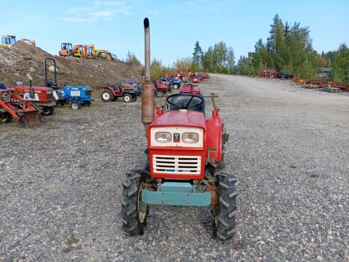 Yanmar YM1300 4WD Minitraktori, Maanmuokkaimella - Image 4