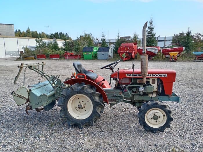 Yanmar YM1300 4WD Minitraktori, Maanmuokkaimella - Image 6