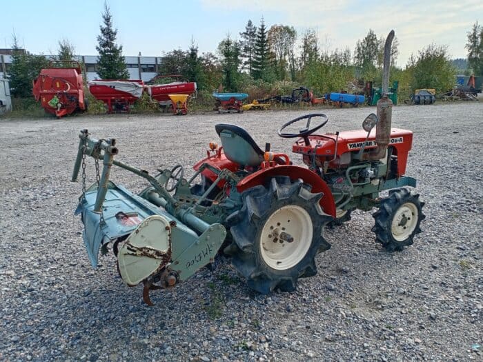 Yanmar YM1300 4WD Minitraktori, Maanmuokkaimella - Image 7