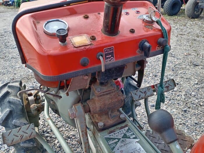 Yanmar YM1300 4WD Minitraktori, Maanmuokkaimella - Image 16