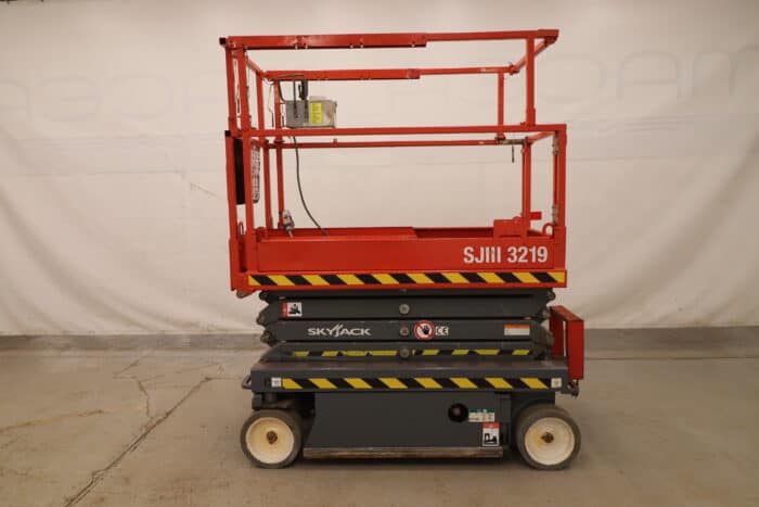 Skyjack SJ3219 akkukäyttöinen saksilavanostin - Image 7
