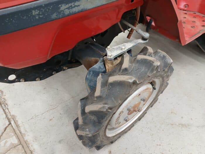 Honda Might 13 4WD traktori, maamuokkaimella - Image 9