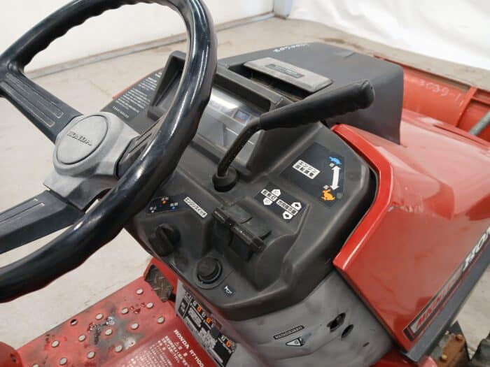 Honda Might 11 4WD Minitraktori, Puskulevyllä - Image 12