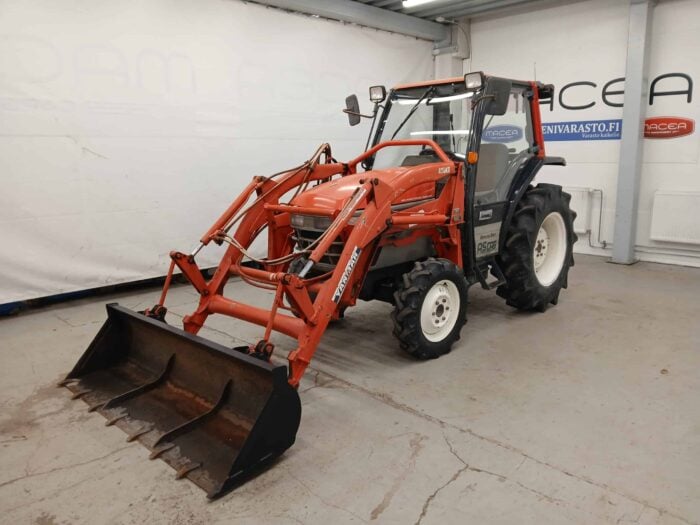 Yanmar AF-28D 4WD traktori, etukuormaajalla ja suunnanvaihtajalla! - Image 3