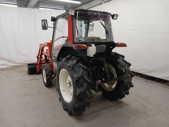 Yanmar AF-28D 4WD traktori, etukuormaajalla ja suunnanvaihtajalla! - Image 6